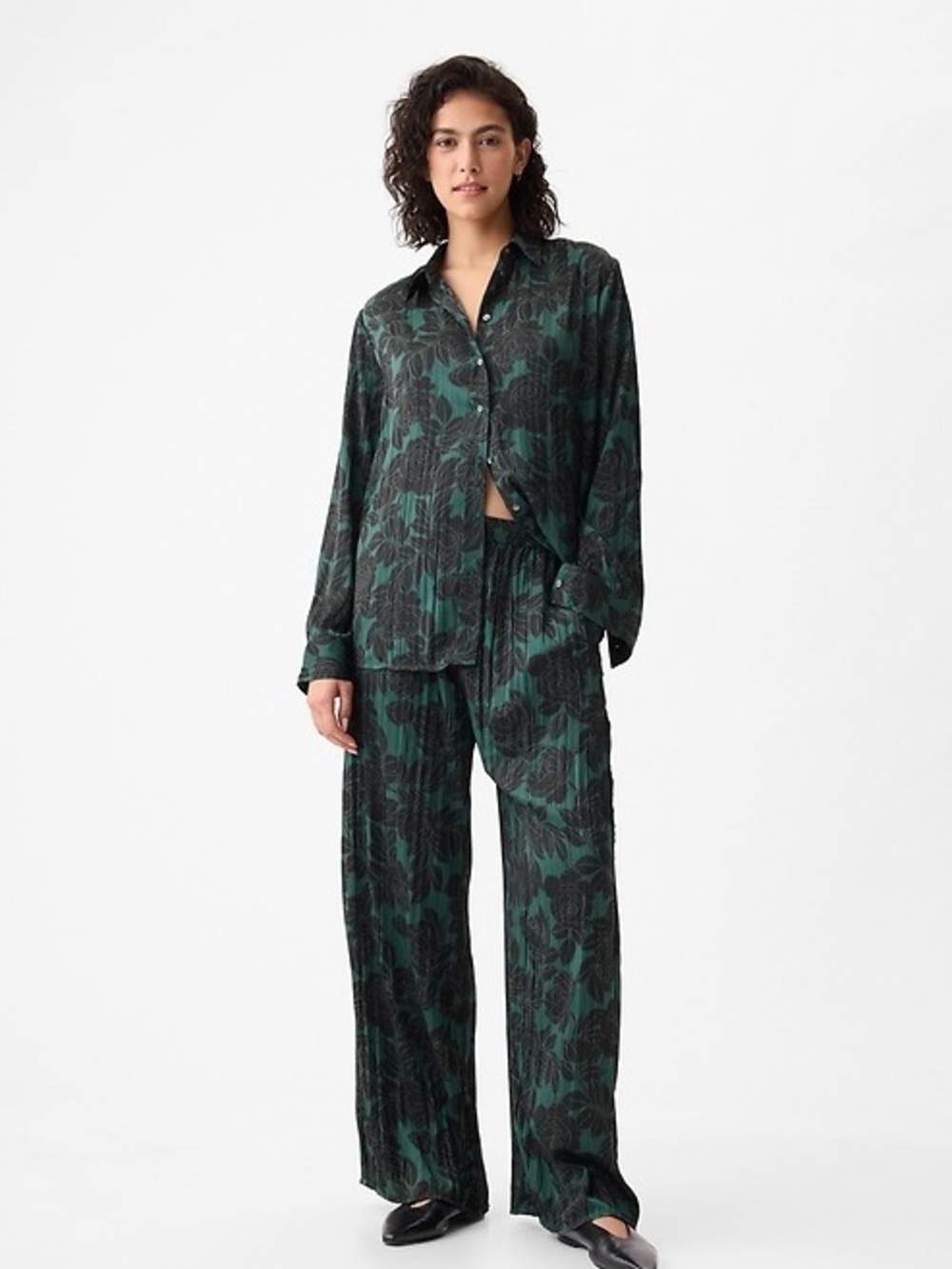 GAP Coord Set Crinkle Texture Satin Pants + Pleated Satin Boyfriend Shirt Set